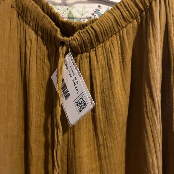 Women's Tan Wide Leg Pants with Button Detail - Picture 5 of 6